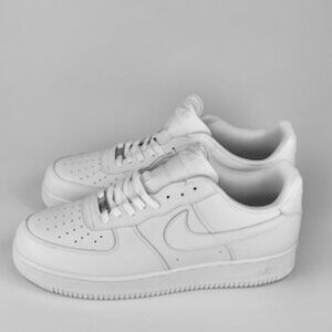 Nike Air Force 1 '07 Low Mens Basketball Shoes 13 White.